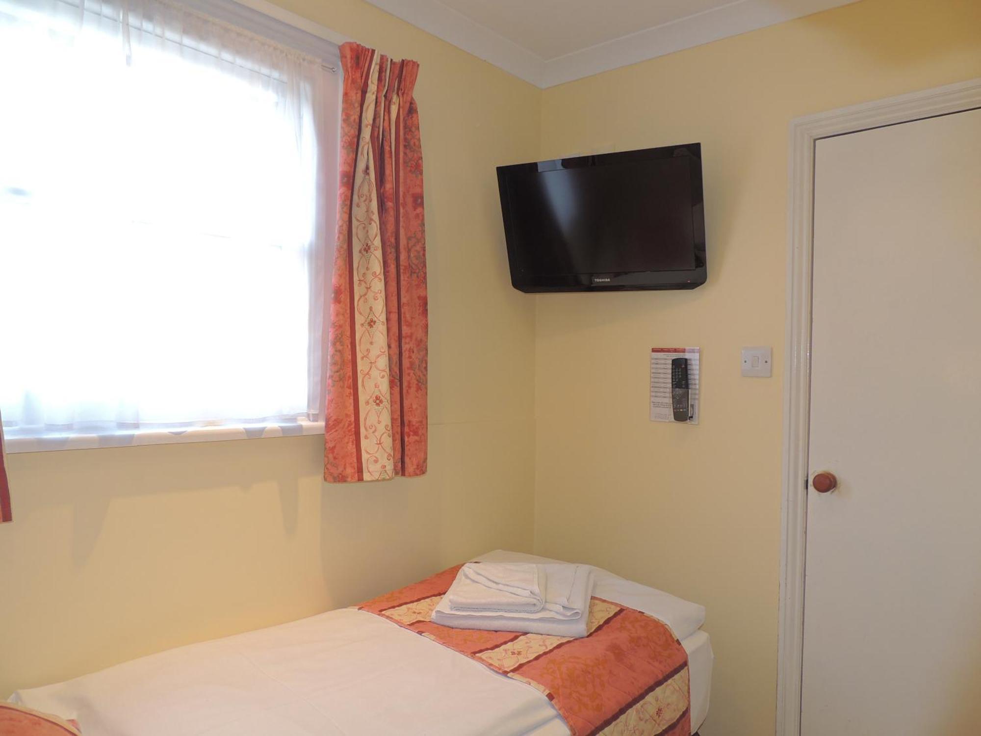 Dolphin Hotel London Room photo