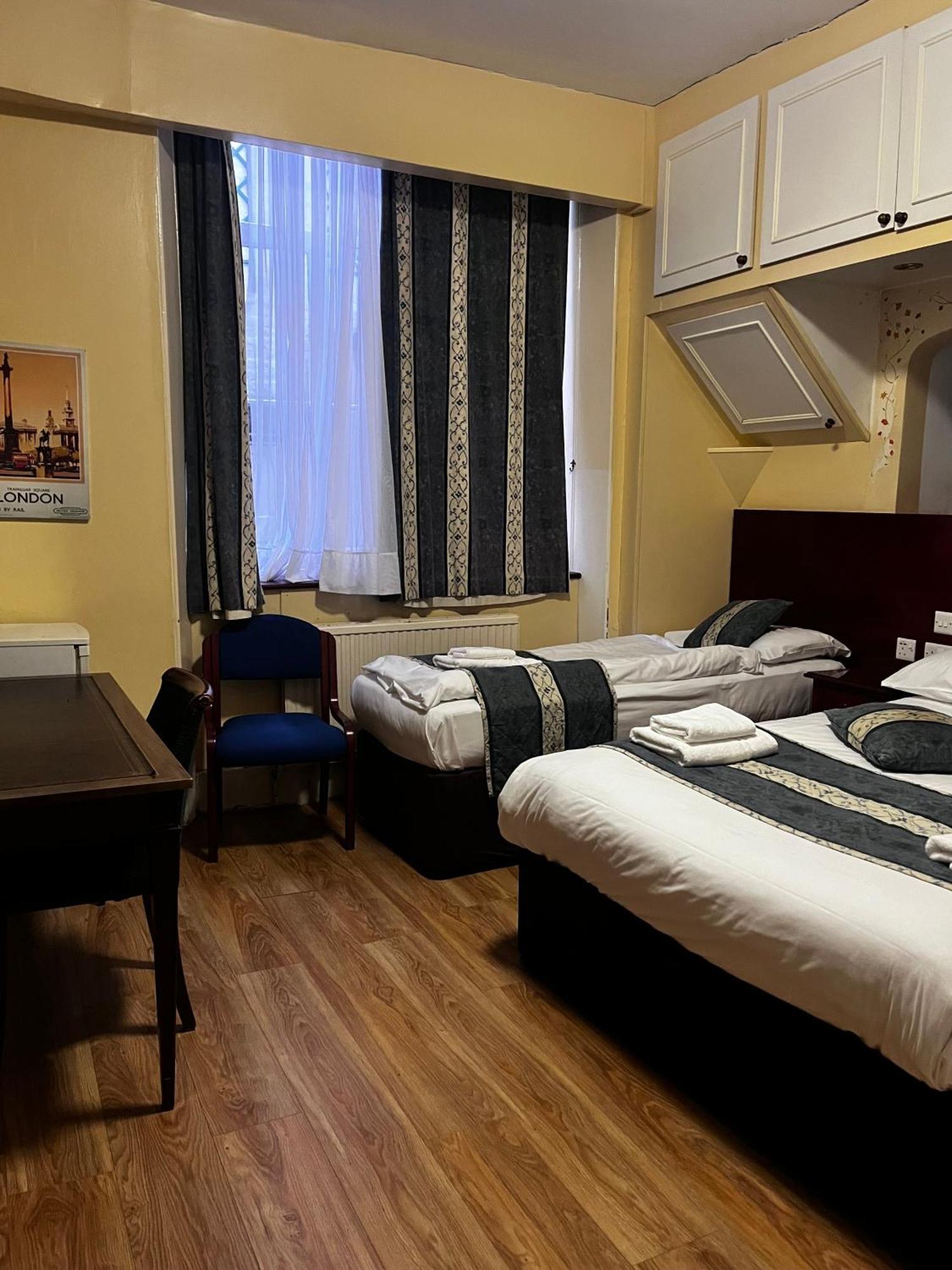 Dolphin Hotel London Exterior photo